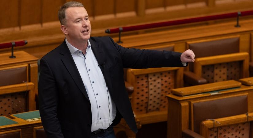 Uniós napirendi pontot akar csinálni a DK az "átláthatósági törvényből"