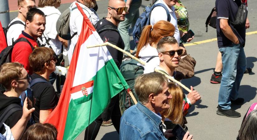 Megint összehívják a Nemzetbiztonsági Tanácsot, miután a kormánysajtó arról írt, hogy egy Magyar Péterrel találkozó férfit kitiltottak az országból
