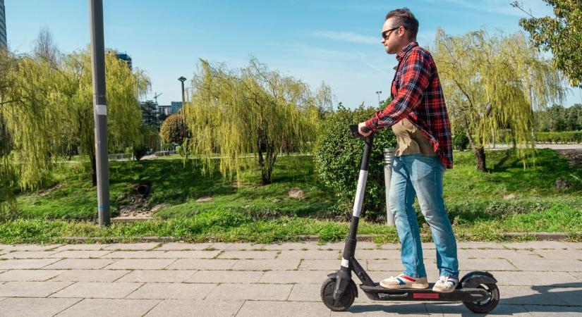 KRESZ-vizsga nélkül sehova? Végre jön az elektromos rollerek szabályozása
