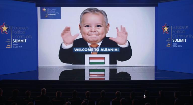 AI-generált bébi Orbán Albániában, így köszöntötték az európai vezetőket a csúcstalálkozón