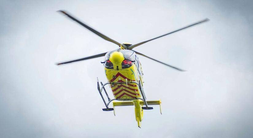 Mentőhelikopter érkezett az üzemhez: égési sérüléseket szenvedett egy munkás