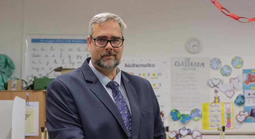 Tavaly letartóztatták, most ismét munkába állt Óbuda polgármestere