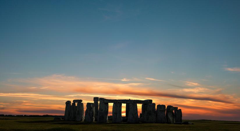 Tovább bonyolódik a Stonehenge-rejtély – a központi kő 650 kilométerrel messzebbről származik