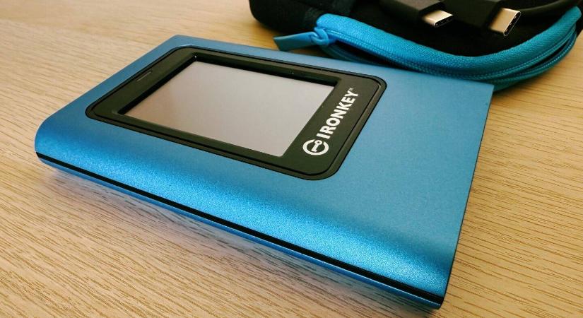 Kingston IronKey Vault Privacy 80 teszt: szinte tökéletes, hardveresen titkosított külső SSD