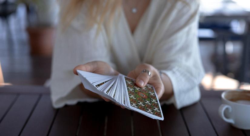 Ömleni fog a pénz! Május vége előtt meggazdagodhat ez a 3 csillagjegy a cigánykártya szerint