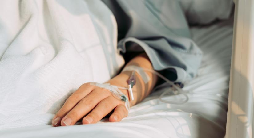 Agyhalottnak nyilvánítottak egy várandós nőt, életben kell tartani az abortusztörvény miatt