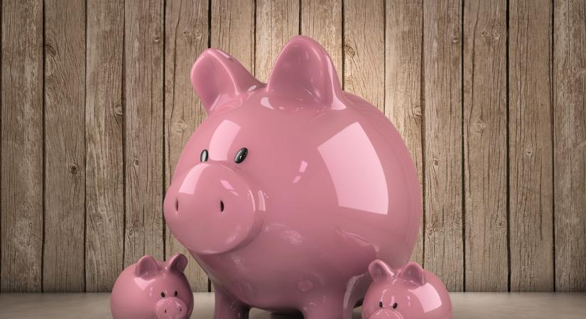 Erről mindenkinek tudnia kell: jön a nyugdíjemelés, ennyivel több pénz érkezhet a bankszámládra