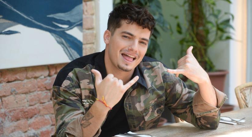 "Ahol ő megjelenik, ott elviszi a showt" – nem hiszed el, ki tűnt fel Marics Peti új klipjében!