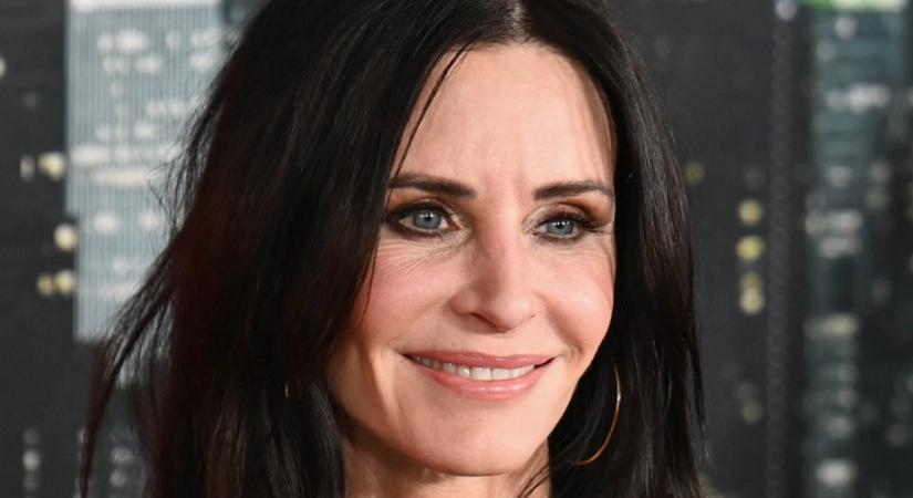 Sarokszekrény helyett bravúros megoldás – Courteney Cox gyönyörű konyháját dicsérik most a tervezők