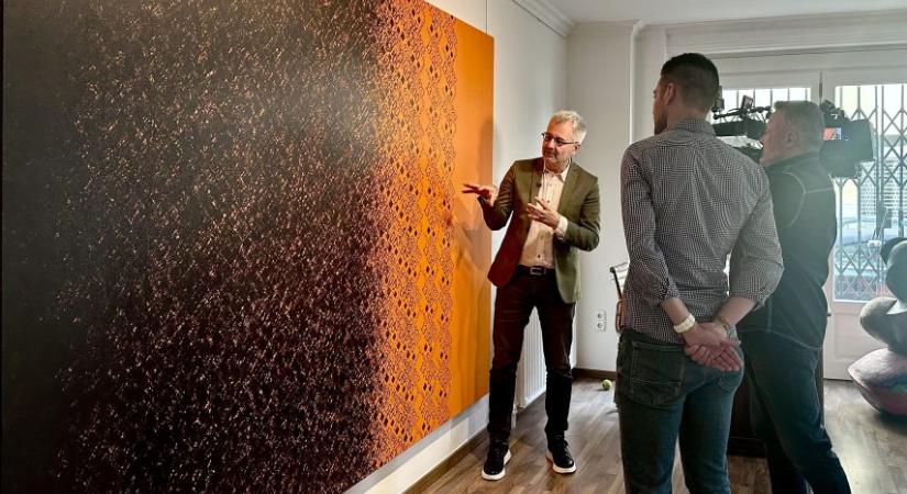 Barabási Albert-László az álhírterjesztő Covid-aposoloknak szentel kiállítást