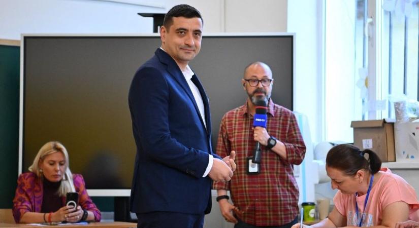Brüsszel Romáiában is durván beavatkozik a választásokba, azzal fenyegetőzik, elzárja a pénzcsapokat, ha megválasztják Simiont