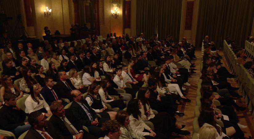 Átadták a Bonis Bona – A nemzet tehetségeiért díjat  videó