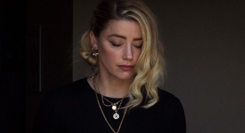 Évek óta munkanélküli Amber Heard, miből tart el 3 gyereket?