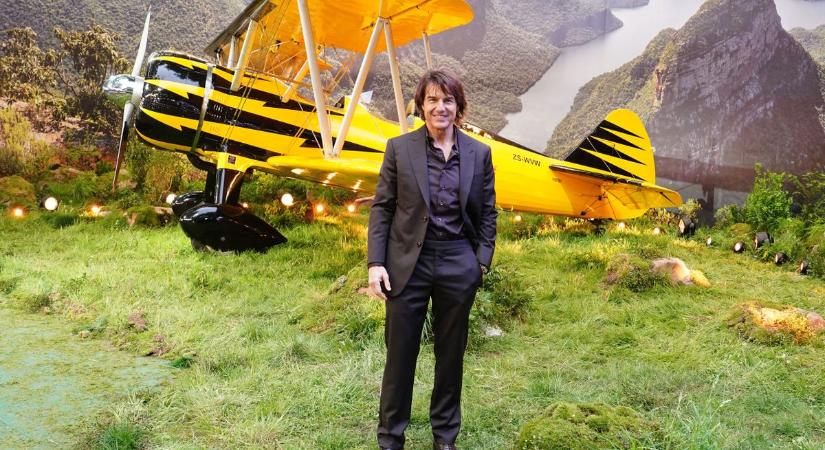 Tom Cruise látványos belépővel nyűgözte le a közönséget a Mission Impossible utolsó részének a premierjén – Galéria