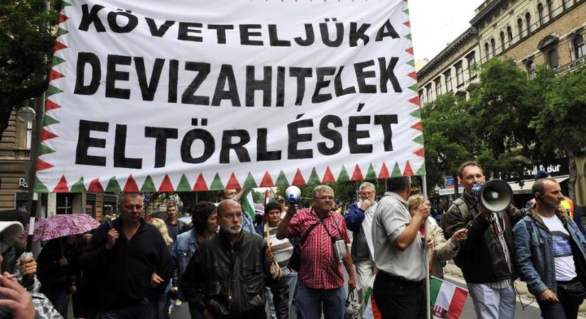 Devizahitel-károsultak: országos akció indult a megsegítésükre