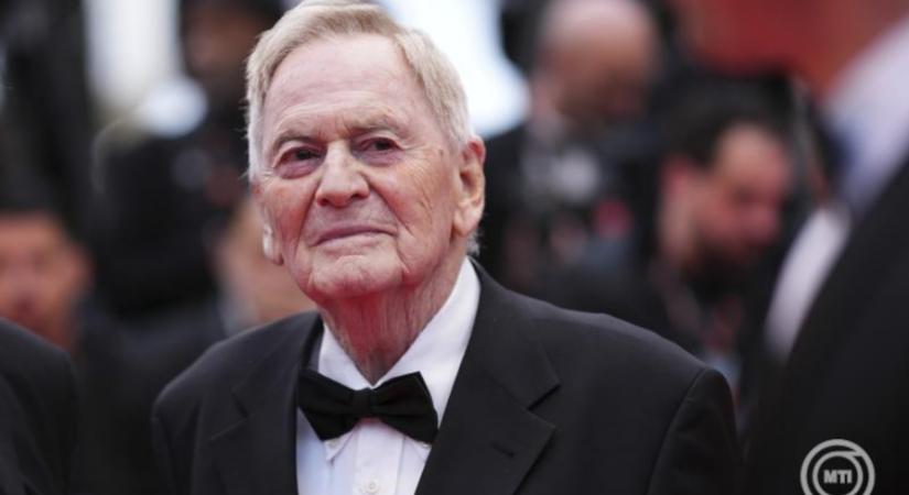 Szabó István filmrendező életműdíjat vett át a Cannes-i filmfesztiválon
