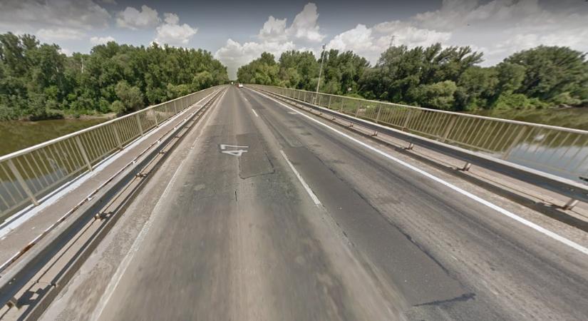 Beleesett a Tiszába egy bácsi az algyői hídról