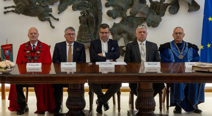 A foci és a pálinka is első osztályú!