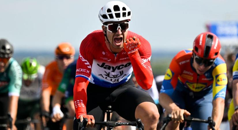 Katonazenekar, tánccsoport és holland győzelem a Tour de Hongrie negyedik szakaszán