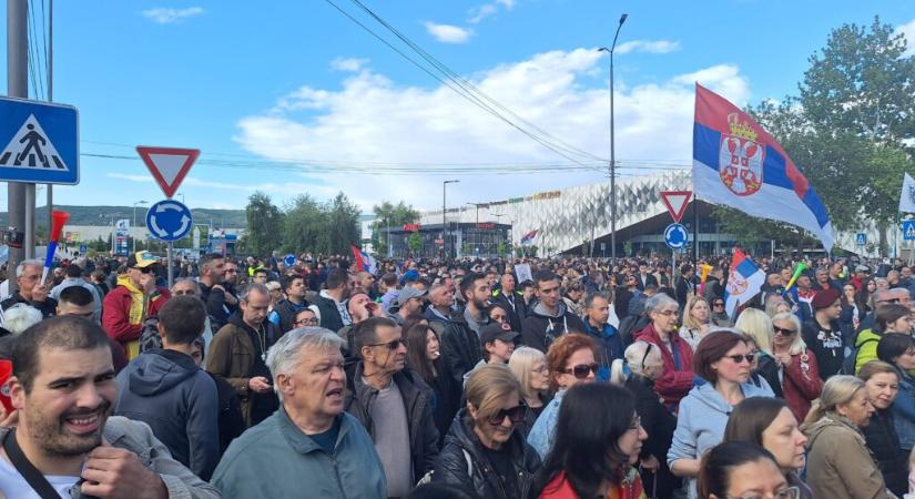 „Az Atlanti-óceánt is átúszhatjátok három óra alatt, lehet ott is panaszkodni”