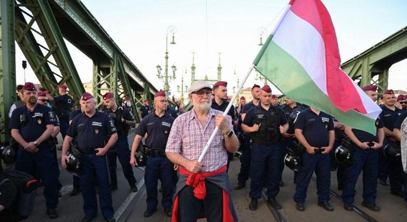 „Időlegesen fel kell majd függeszteni az Alaptörvény egyes részeit” – Fleck Zoltán elszabadult, Bárándy Péter a lengyel mintát javasolja az ellenzéknek