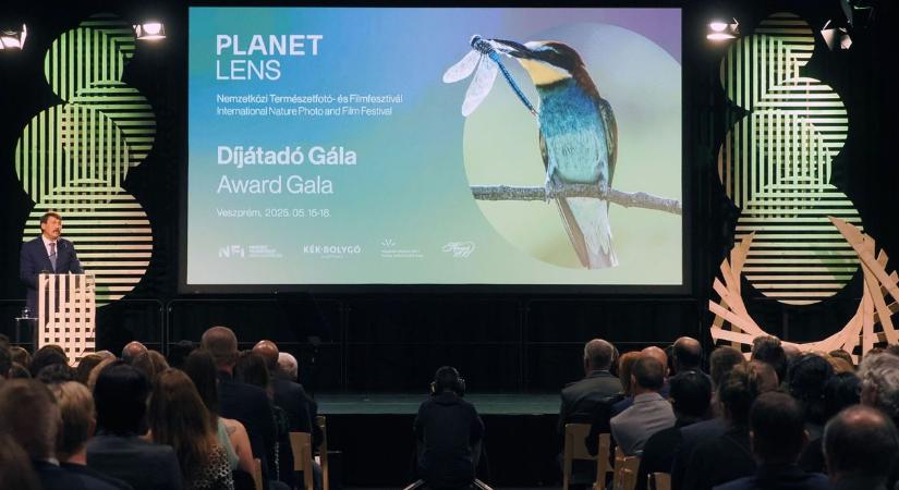 Áder János közreműködésével díjazták a Planet Lens fesztivál legkiválóbb alkotásait