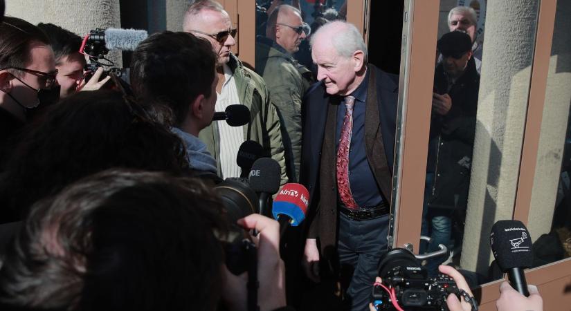 Közismert baloldali jogászok támadták az utóbbi hetekben az alaptörvényt