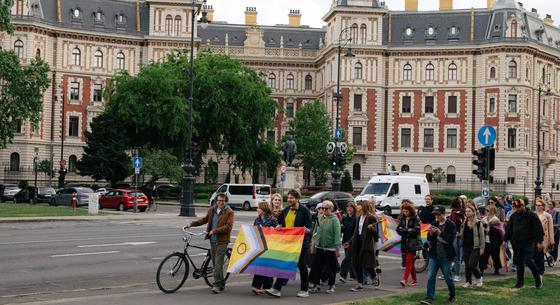Mini-Pride-ot tartottak az Andrássy úton