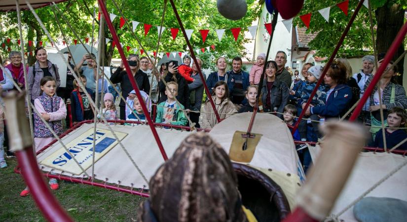Álmodozás felsőfokon: a felnőttek is újra gyerekek lehettek a kecskeméti rendezvényen