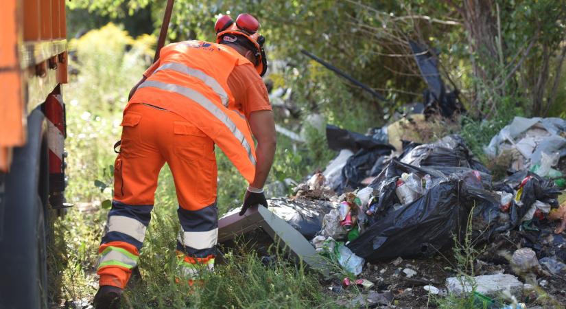 Magyar Közút: 51 ezer munkaóra szemétszedésre