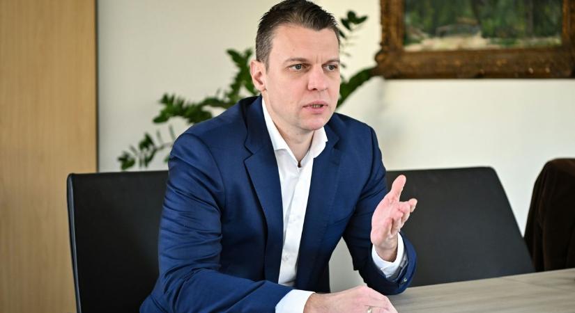 Menczer Tamás: ha Ukrajnát felveszik az EU-ba, a 13. havi nyugdíjnak kampó (videó)