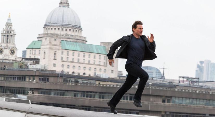 Tom Cruise fut, Leonardo DiCaprio pedig a poharát emeli – Színészek, akik minden filmjükben ugyanazt csinálják