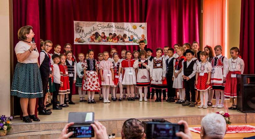 Ünnepnap volt az idei Kányádi Sándor szavalóverseny a szilágysági Varsolcon