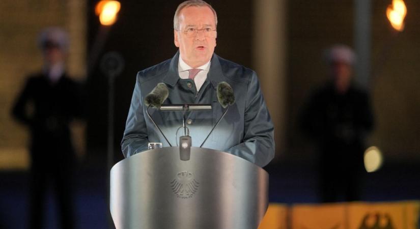 Bekeményítene a német védelmi miniszter, szerinte Putyin valójában nem akar tárgyalni