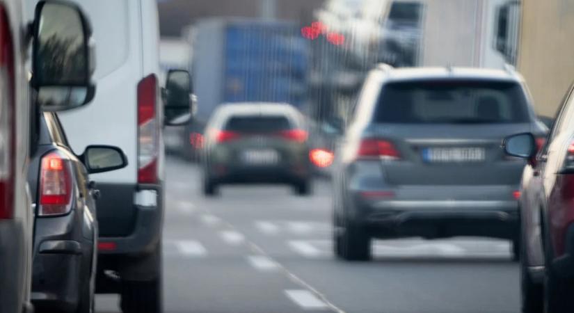 Karambolozott két autó Gyöngyöshalásznál az m3-ason