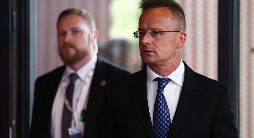 Szijjártó Péter nem tűri tovább a hallgatást: leleplező videókat tett közzé Magyar Péterről