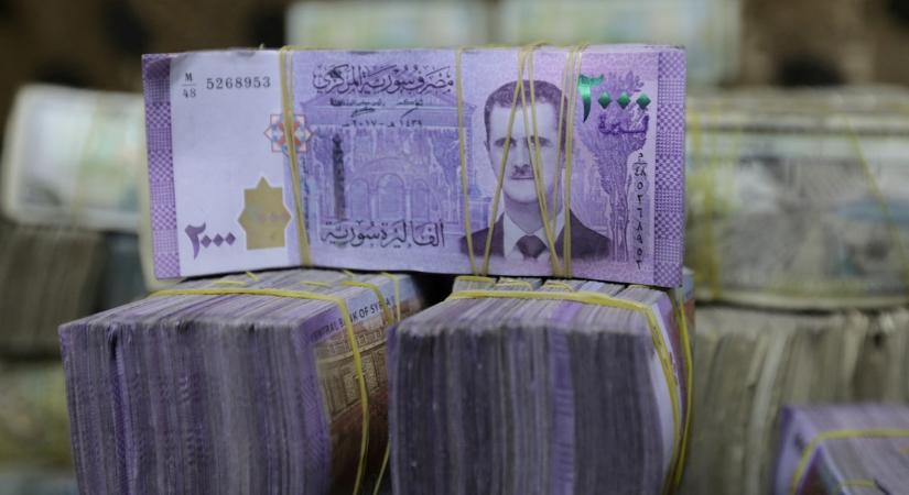 Reuters: Szíria új pénzének nyomtatását az Egyesült Arab Emírségekben és Németországban tervezi Oroszország helyett