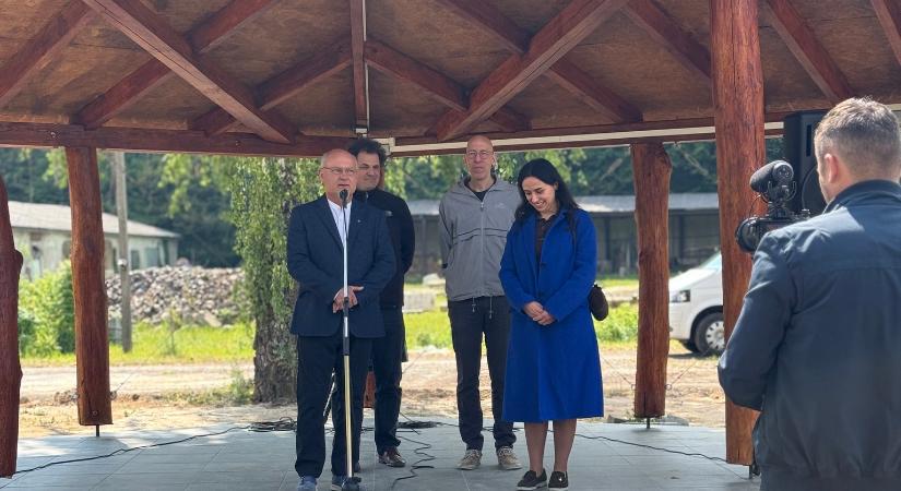 Ahol „kézzelfogható volt a csoda” – A Magyar Művészeti Akadémia ösztöndíjasainak alkotótábora Beregszentmiklóson a Pro Arte – Munkács szervezésében
