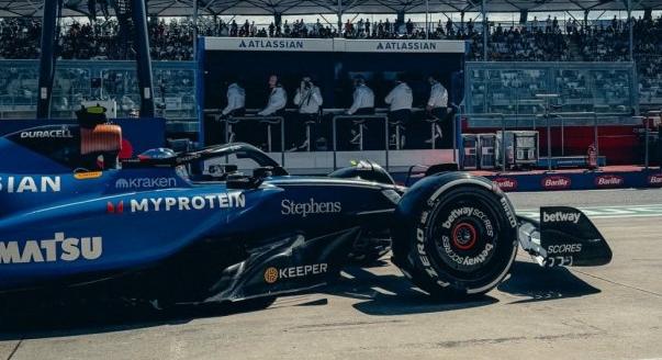 Még nincs meg a jó kommunikáció Sainz és a Williams között