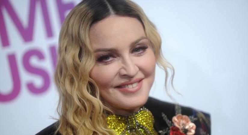 Ritka pillanat: Madonna megmutatta öt gyermekét – fotó