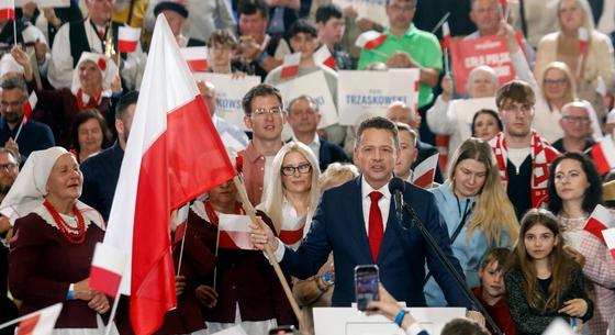 Donald Tusk jelöltjének győzelmét valószínűsítik az első exit pollok a lengyel elnökválasztás után