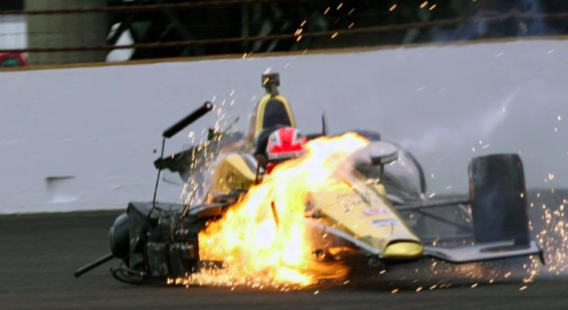 „Percekig halott voltam” – 10 éve történt a modern Indy 500-ak legbizarrabb balesete