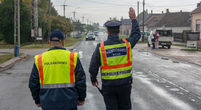 Ittas sofőrt fogtak a rendőrök Szolnokon, bevonták a jogosítványát