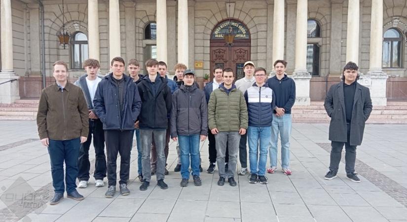 Jedlikesek a toronyban, avagy jutalomkirándulás a város tetején