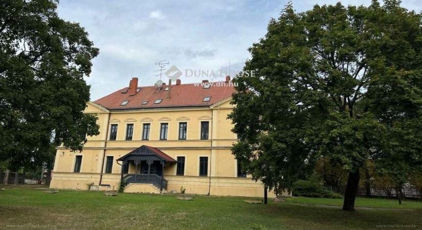 Eladó gyöngyszem - Lakjon az egykori Széchenyi kastélyban!