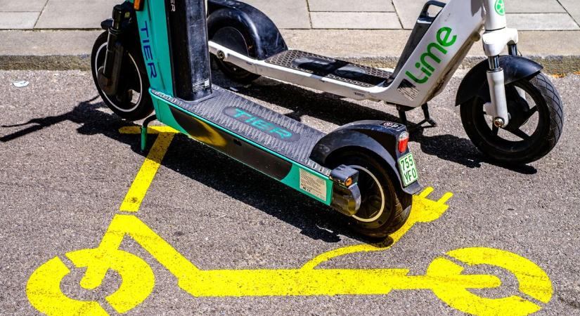 Kifakadt olvasónk: az elektromos roller a frászt hozza a sétálókra