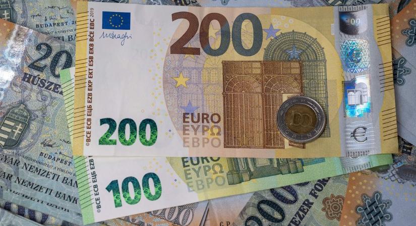 Mi történt a forinttal a hétvégén? Így kezdi a hetet