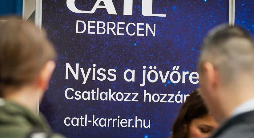Lendületben a kínai gigagyár, de szükség lesz a fülöp-szigeteki dolgozókra is