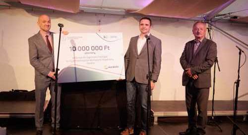 Az MBH Bank 10 millió forinttal segíti a pécsi gyermekonkológiai osztály fejlesztését
