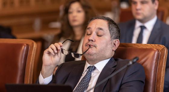 Szomszédok újratöltve: Nagy Márton fogkrémet vesz